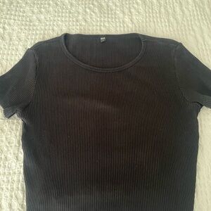 Black Uniqlo Ribbed Women's crop shirt